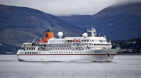 Dougie Coull Photography: ExpeditionCruise Ship 'Bremen' at Greenock