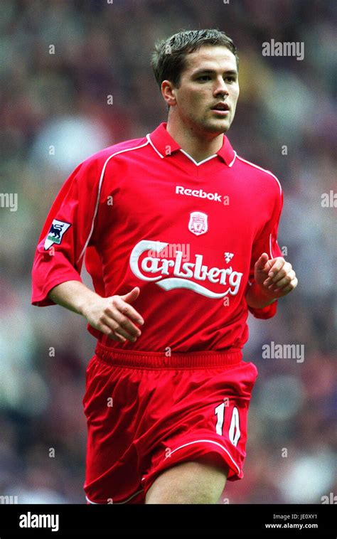 MICHAEL OWEN LIVERPOOL FC LIVERPOOL ANFIELD LIVERPOOL 03 November 2001 ...