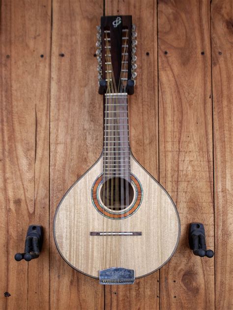 Bandurria - Gmelina Top, and Acacia Back and Sides – Ferangeli Guitar Handcrafter