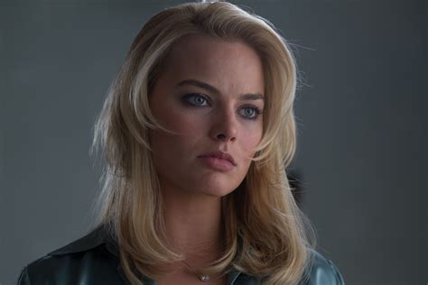 Margot Robbie as Naomi Lapaglia - HD Wallpaper from The Wolf of Wall Street