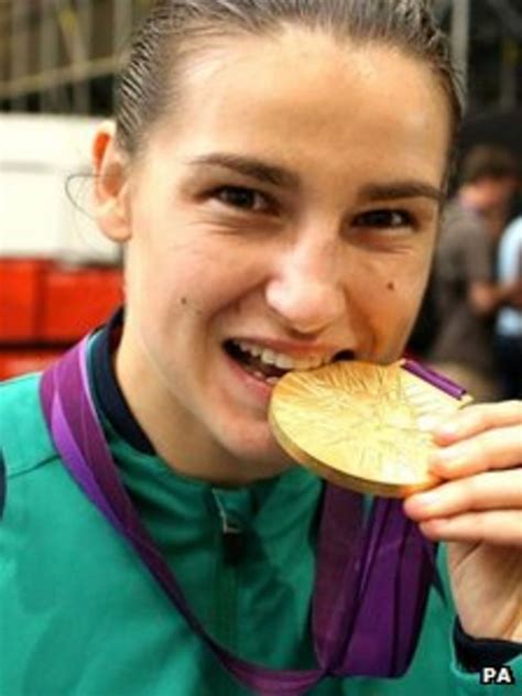 Katie Taylor wins first Olympic gold medal for Ireland - BBC News