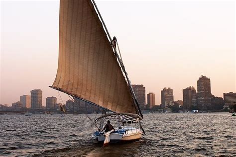 Nile River Cruise 2-Hour Tour in Cairo with Buffet Lunch 2024