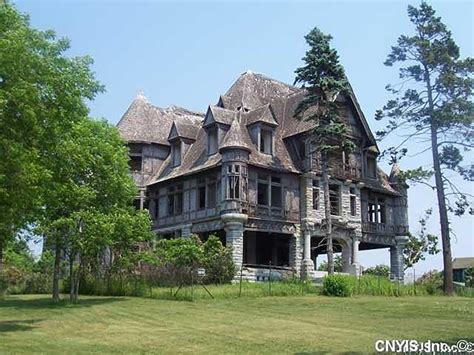 Inside abandoned mansions: 6 hauntingly beautiful sites across the US ...