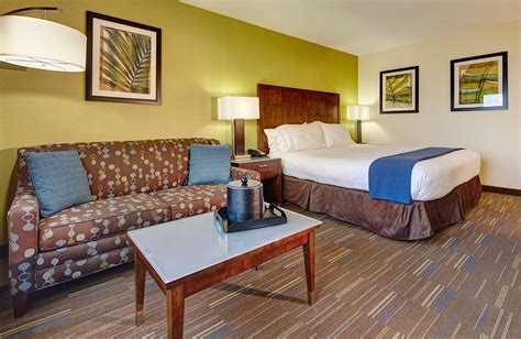 Holiday Inn Express San Diego South - National City Hotel (National City (CA)) - Deals, Photos ...