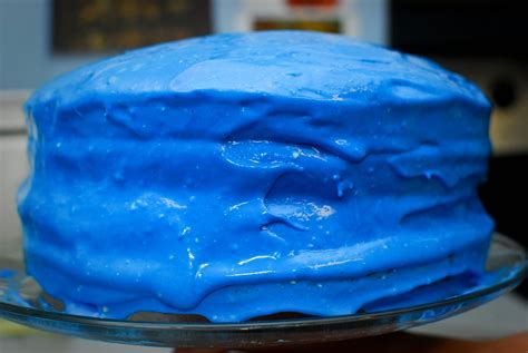 Eat, Run, Read: Cake of the Week: The Blue Cake - oh man.