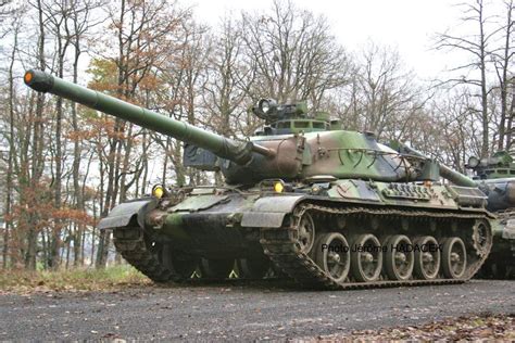 Véhicules et matériels : l'AMX-30 B2