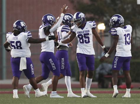 Angleton holds off Magnolia for district road victory