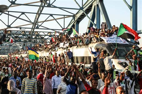 Sudanese protesters maintain pressure on military regime : Peoples Dispatch