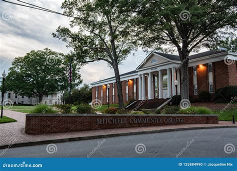 Mitchell Community College at Dusk Editorial Image - Image of historic, campus: 125884990