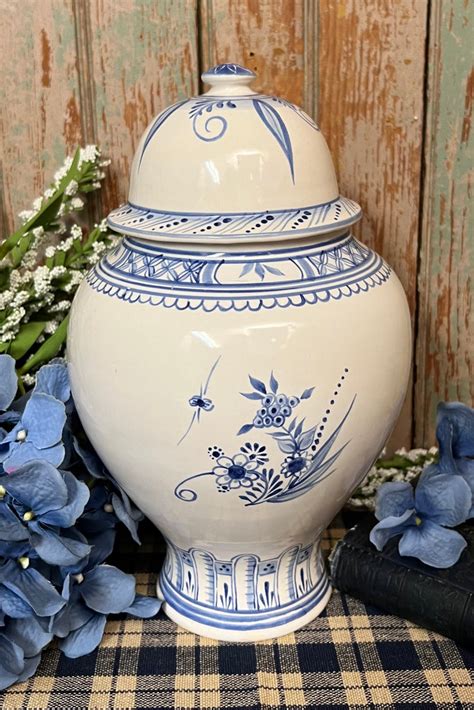 SE-115 Pottery Ginger Jar with Delft Design – Circa Home Living