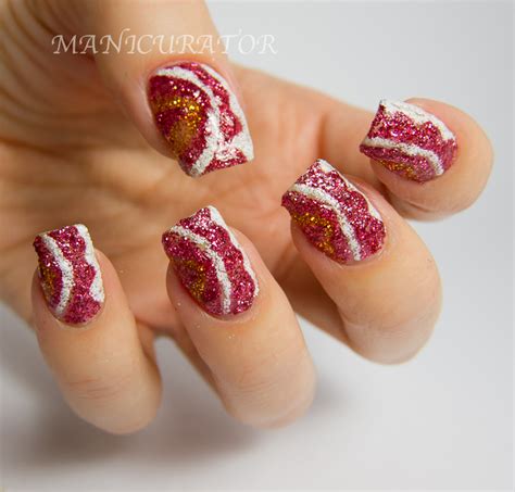 31DC: Day 25 - Inspired by fashion (Glitter glue nail art)