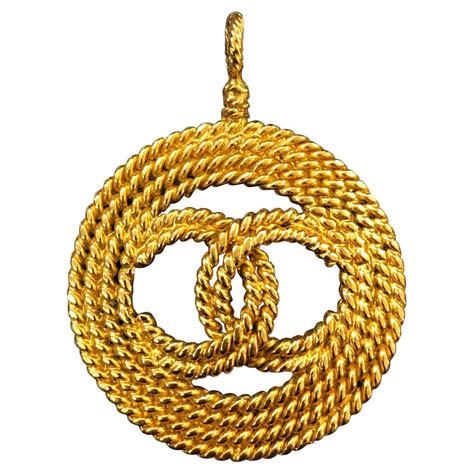 Chanel Jewelry - 1,856 For Sale at 1stdibs | 18k gold chanel necklace ...