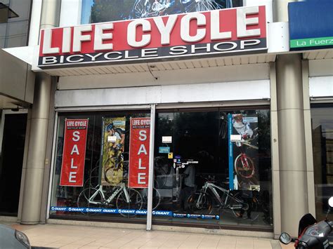 Riding a folding bike around Manila: October 2012