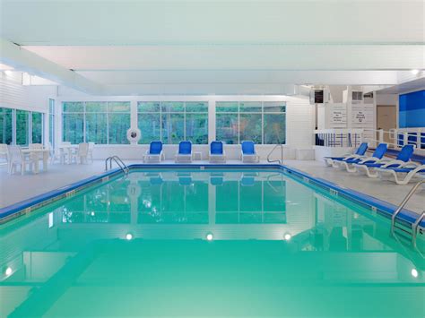 Holiday Inn Cape Cod-Falmouth - Free Internet & More