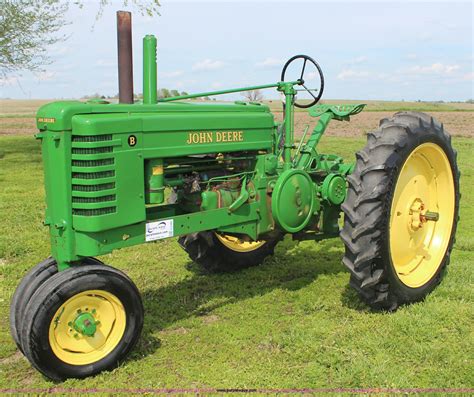 1940 John Deere B tractor in Wakarusa, KS | Item G5385 sold | Purple Wave