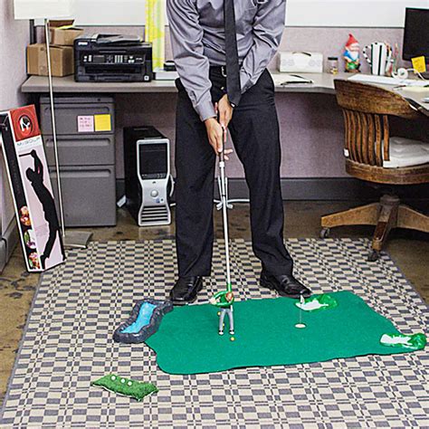 Indoor Mini Golf Game | Play Indoor Miniature Golf in Your Living Room | TheSuperBOO!