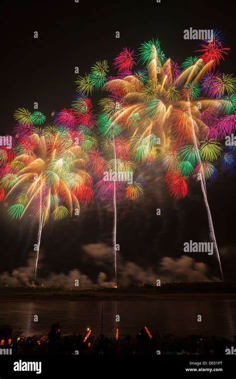 Nagaoka Fireworks Festival Stock Photo - Alamy