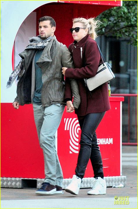 Maria Sharapova & Grigor Dimitrov Hold Hands During Wimbledon First ...