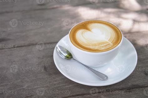 latte art coffee with heart shape 8031297 Stock Photo at Vecteezy