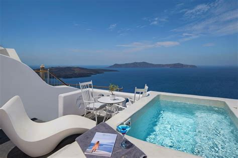 16 Best Hotels on Santorini (Luxury, Boutique, Coolest)