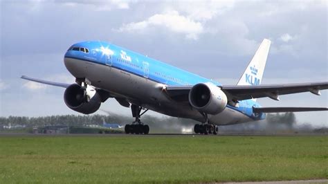 KLM Boeing 777-200 Takeoff Amsterdam Airport Schiphol - YouTube