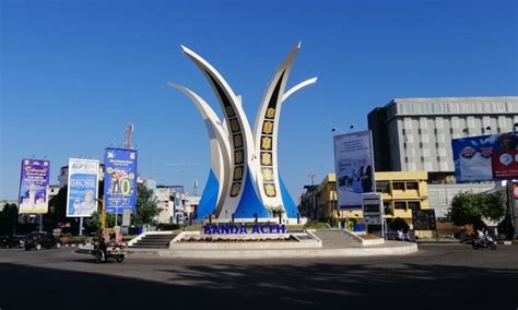 Simpang Lima Monument, Banda Aceh's Iconic Monument which is Full of History - Fly to Indonesia