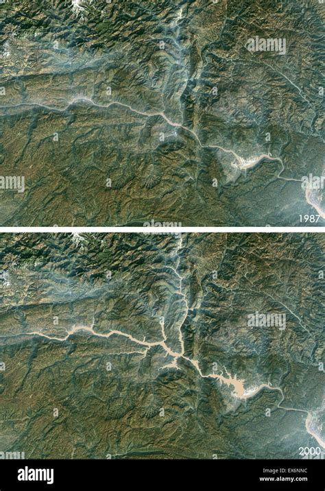 Satellite view of the Three Gorges Dam, China in 1987 and 2000. This before and after image ...