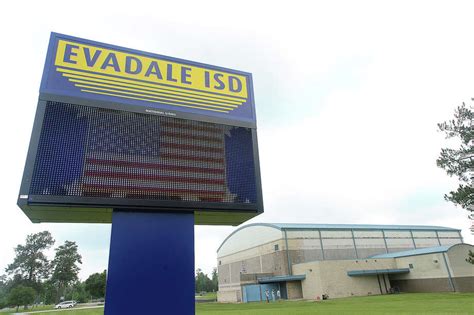 New Evadale ISD sign leaves out Confederate-era emblem - Beaumont Enterprise