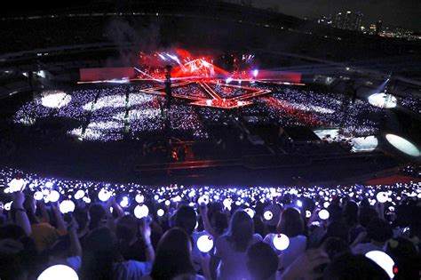 [V Report Plus] BTS’ two-day Seoul concert accrues $8.5 mil, 9K in attendance