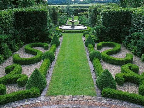 20 Ideas for Fabulous Boxwood Designs | French garden design, Garden types, Classic garden design