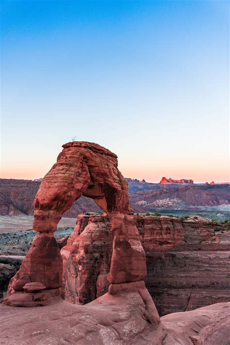 Expose Nature: Delicate Arch at sunrise. Utah, USA [OC][4000x6000]