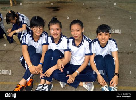 Vietnamese elementary school students wearing uniforms in Nha Trang, Vietnam Stock Photo - Alamy