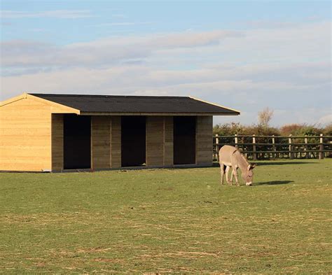 Mobile Field Shelters in Hertfordshire | National Stables