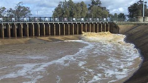 Loddon River in Flood Below Fernihurst Weir - YouTube