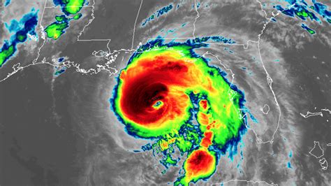 Hurricane Michael aims for "catastrophic" strike in Florida