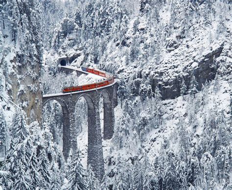 swiss best train through the Alps - Image Abyss