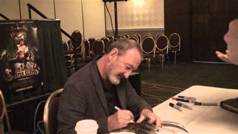 Robert Englund aka Freddy Krueger Autograph Signing @ Monster Mania Horror Convention 2008 - YouTube