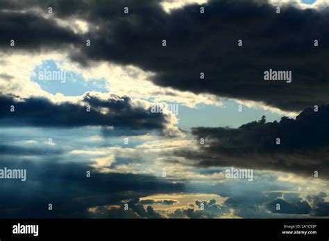 Dark clouds approaching hi-res stock photography and images - Alamy