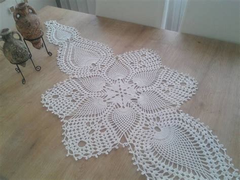 Pineapple table runner... ;)) | Free crochet doily patterns, Fabric flower tutorial, Crochet ...