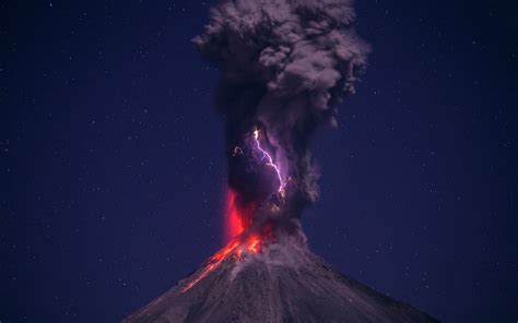 Volcanic Lightning Wallpaper (64+ images)