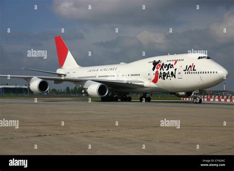 JAL JAPAN AIRLINES BOEING 747 400 Stock Photo - Alamy