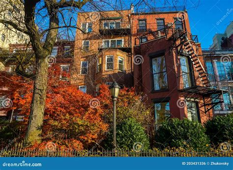 New York City Brownstones at Historic Brooklyn Heights Neighborhood ...