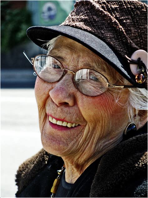 Pretty (Old) Woman - People & Portrait Photos - Full Sprint's Photoblog