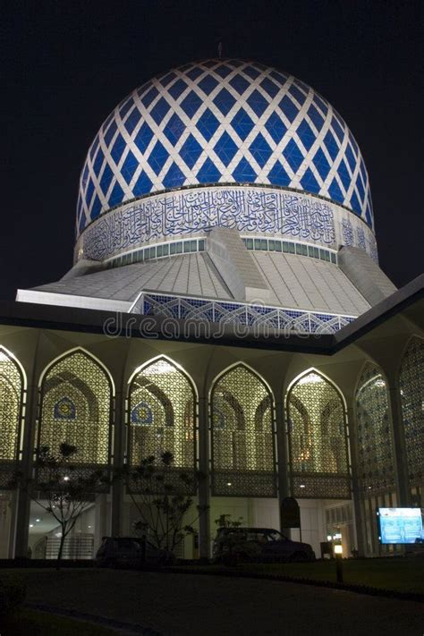 Sultan Salahuddin Abdul Aziz Mosque, Shah Alam, Selangor, Malaysia | Beautiful mosques, Shah ...