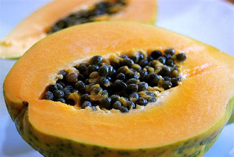 Can You Eat Papaya Seeds? How to Eat them?