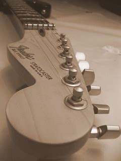 Fender Stratocaster, tuning pegs | Jonathan Aquino | Flickr