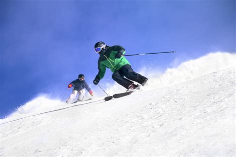 Best Winter Time Activities in Vancouver - skiing - Suma - Explore Asia