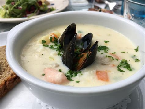 How to Make An Irish Seafood Chowder in 8 Easy Steps - Chowder Recipe