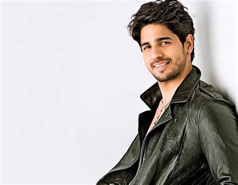 8 Things You Didn't Know About Sidharth Malhotra - Super Stars Bio