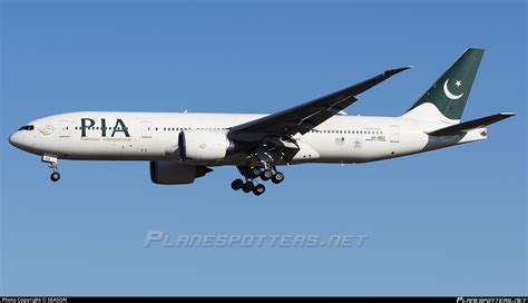 AP-BGZ PIA Pakistan International Airlines Boeing 777-240LR Photo by SEASON | ID 1429508 ...